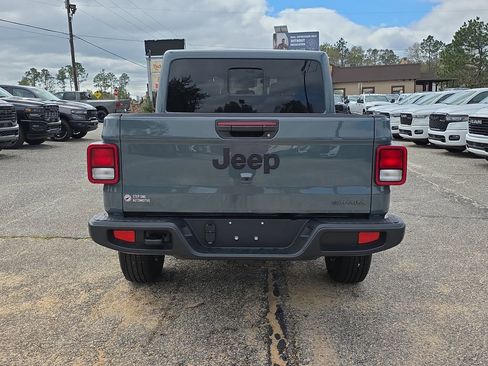 New 2026 Jeep Gladiator Sahara image 6