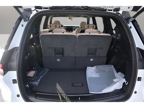 New 2025 Jeep Grand Cherokee L Limited image 28