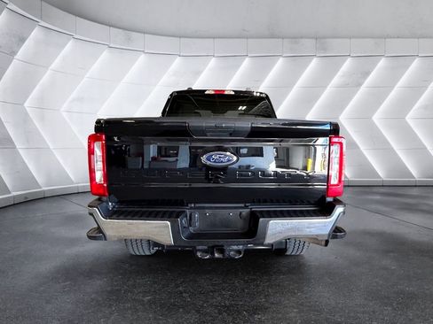 Used 2025 Ford F250 XLT image 5
