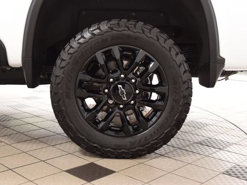 Used 2025 Chevrolet Silverado 2500 LTZ w/ LTZ Plus Package AWD/4WD image 28