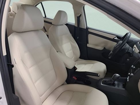 Used 2012 Volkswagen Jetta SE FWD image 14