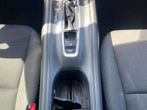 Used 2021 Honda HR-V LX image 19