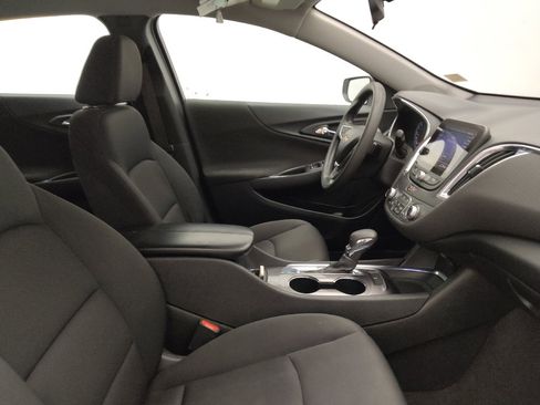 Used 2021 Chevrolet Malibu LT FWD image 21