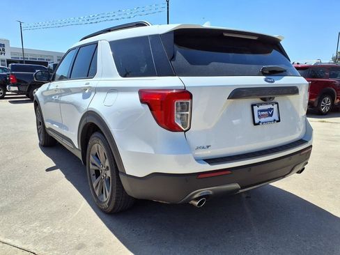 Used 2024 Ford Explorer XLT w/ Equipment Group 202A RWD image 6