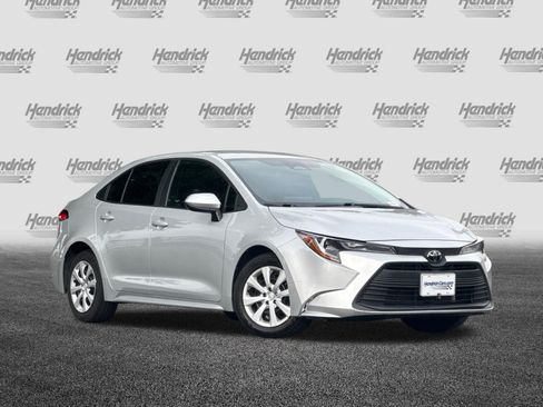 Used 2024 Toyota Corolla LE FWD image 2