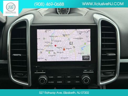 Used 2017 Porsche Cayenne Platinum Edition image 16