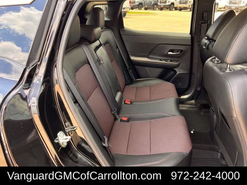 Used 2025 Nissan Kicks SR FWD image 28