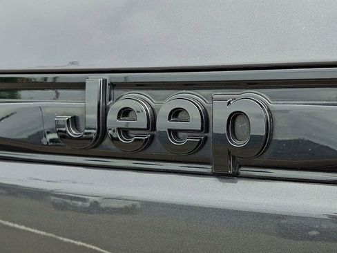 Used 2023 Jeep Grand Cherokee Altitude AWD/4WD image 30