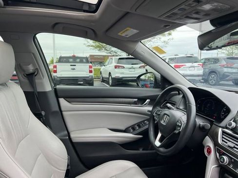 Used 2019 Honda Accord Touring image 38