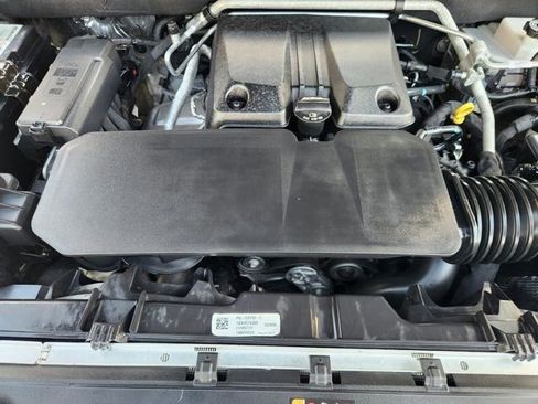 Used 2023 Chevrolet Colorado ZR2 w/ ZR2 Convenience Package III image 32