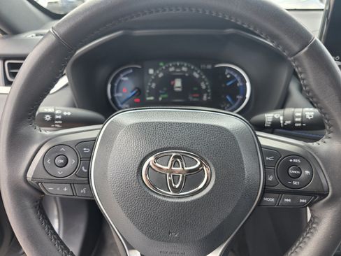 Used 2024 Toyota RAV4 XSE AWD/4WD image 25