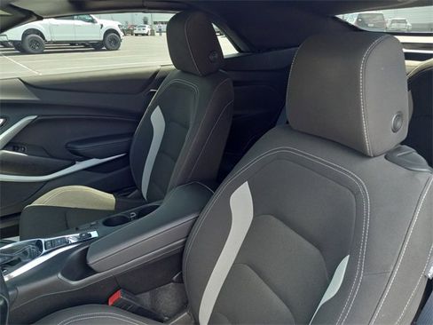 Used 2023 Chevrolet Camaro LT w/ Technology Package image 11