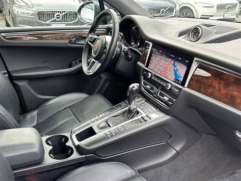 Used 2020 Porsche Macan image 11