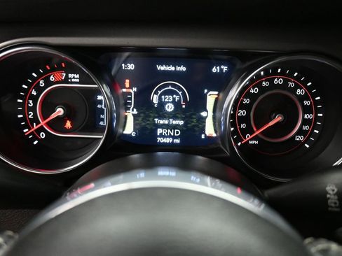 Used 2022 Jeep Wrangler Rubicon w/ LED Lighting Group AWD/4WD image 8