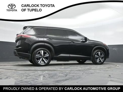 Used 2025 Nissan Rogue SL w/ SL Premium Package image 40