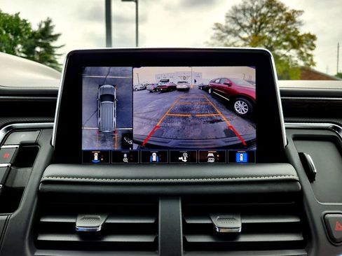 Used 2021 Chevrolet Suburban Premier image 20