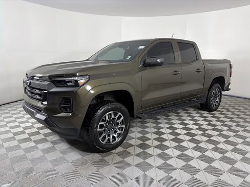 Used 2023 Chevrolet Colorado LT w/ LT Convenience Package III image 3