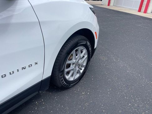 Used 2022 Chevrolet Equinox LS AWD/4WD image 5