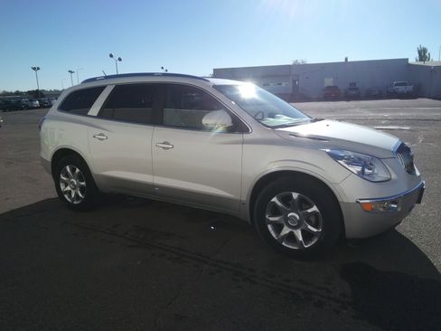 Used 2009 Buick Enclave CXL w/ Driver Confidence Package image 4