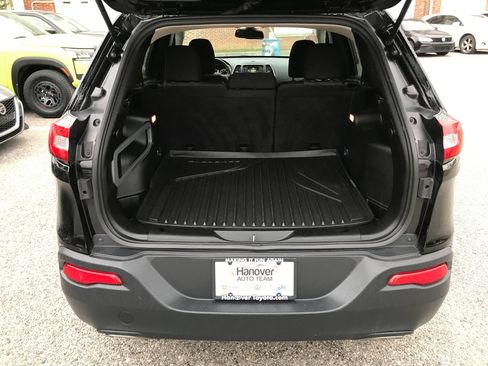 Used 2018 Jeep Cherokee Latitude image 23