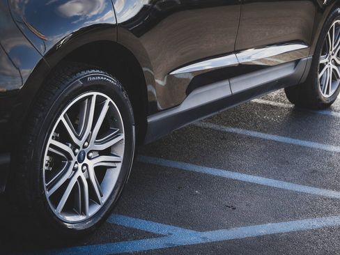 Used 2021 Ford Edge Titanium w/ Class II Trailer Tow Package image 30