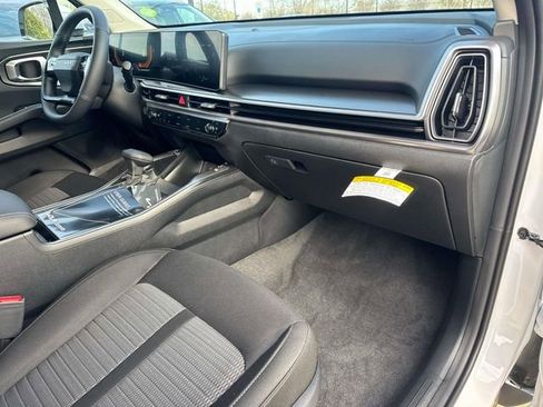 New 2026 Kia Sorento LX FWD image 17