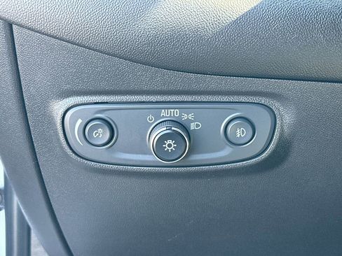 Used 2022 Chevrolet Equinox Premier AWD/4WD image 10
