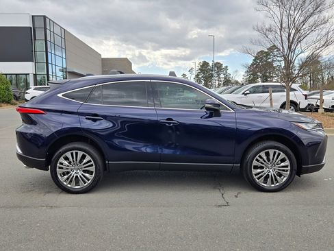 Used 2024 Toyota Venza XLE image 15