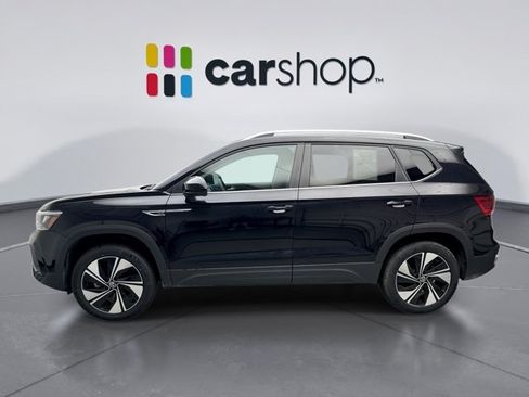 Used 2024 Volkswagen Taos SE AWD/4WD image 2