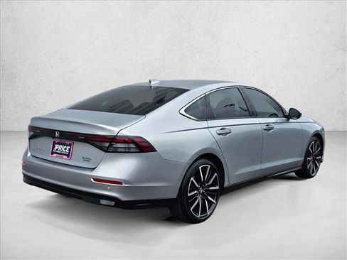 Used 2025 Honda Accord Touring image 5