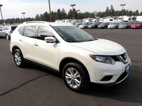 Used 2016 Nissan Rogue SV w/ SV Premium Package image 7