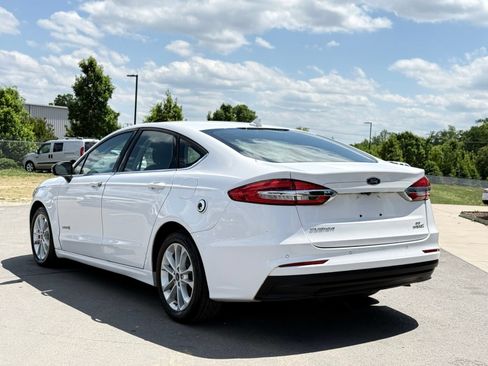 Used 2019 Ford Fusion SE FWD image 7