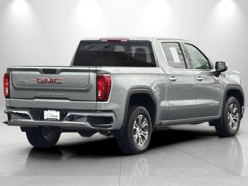 Used 2025 GMC Sierra 1500 SLT image 2