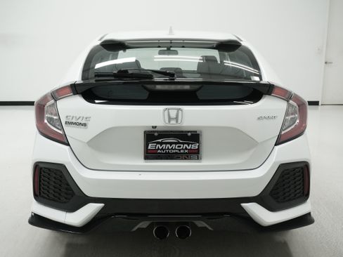 Used 2018 Honda Civic Sport image 5