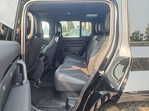 New 2026 Land Rover Defender 110 OCTA AWD/4WD image 5