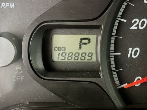 Used 2014 Toyota Sienna LE image 19