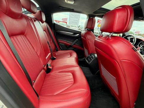 Used 2019 Maserati Ghibli RWD image 21