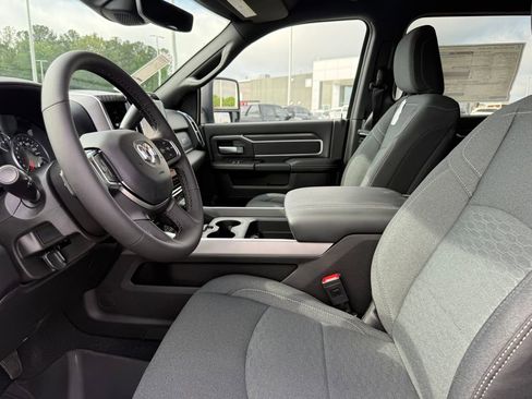 New 2026 RAM 2500 Big Horn AWD/4WD image 10