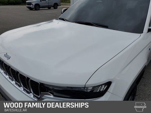 Used 2024 Jeep Grand Cherokee Limited 4xe w/ Trailer Tow Package image 8