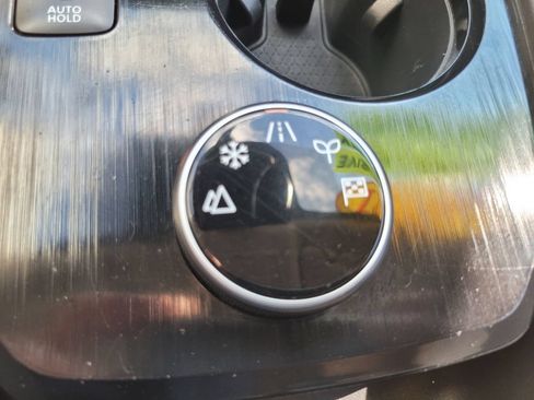 Used 2021 Nissan Rogue SV AWD/4WD image 34