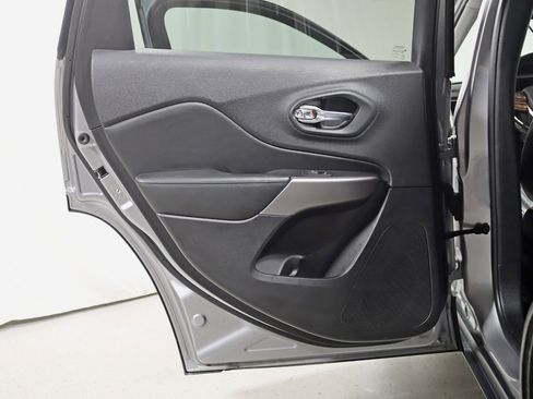 Used 2021 Jeep Cherokee Latitude Lux image 31