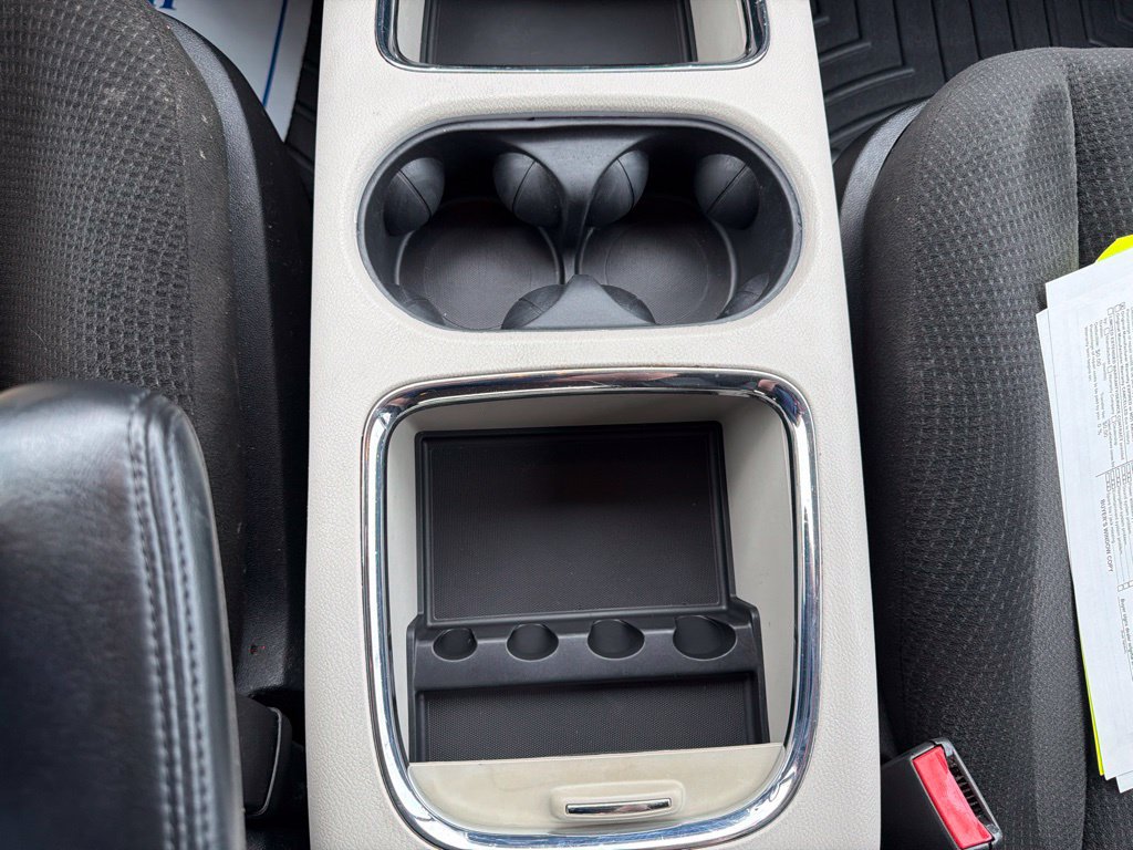 Used 2015 Dodge Grand Caravan SXT w/ UConnect Hands-Free Group FWD image 21