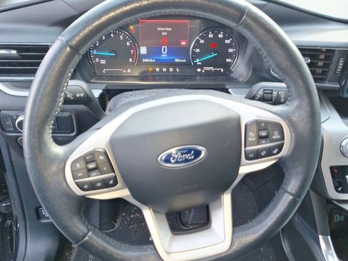 Certified 2022 Ford Explorer XLT w/ Equipment Group 202A image 12
