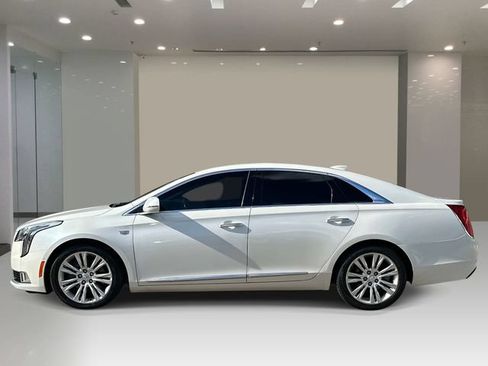 Used 2019 Cadillac XTS Luxury FWD image 2
