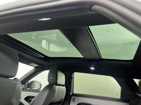 Used 2023 Land Rover Range Rover Evoque R-Dynamic SE image 17