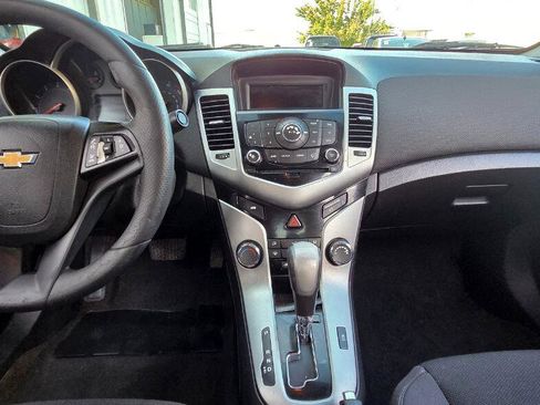 Used 2015 Chevrolet Cruze LT image 10