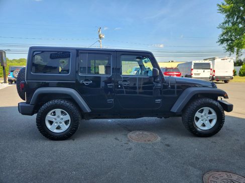 Used 2017 Jeep Wrangler Unlimited Sport AWD/4WD image 18