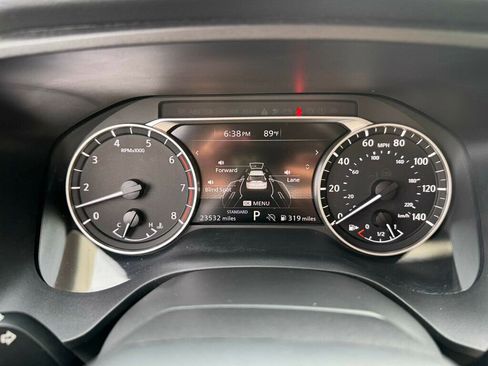 Used 2025 Nissan Rogue SV FWD image 4