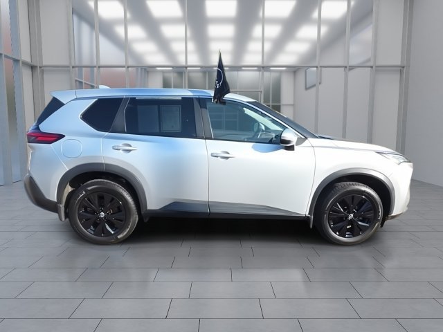 Certified 2022 Nissan Rogue SV AWD/4WD image 9