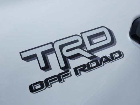 Certified 2025 Toyota Tacoma TRD Off-Road w/ TRD Off Road Upgrade Package AWD/4WD image 6
